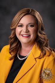 Dina Higginbotham's Instagram, Twitter & Facebook