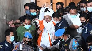 Habib rizieq punya daftar kebohongan bima arya soal rs. Total Vonis Habib Rizieq 4 Tahun 8 Bulan Penjara Kapan Bisa Bebas Kumparan Com