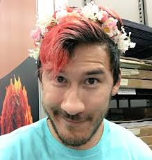 Madison Whitaker (@artisticshywolf)