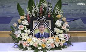 대구지방검찰청 검사 서울지방검찰청 검사 법무법인 태평양 변호사 대검찰청 중수2과장·중수1과장 서울중앙지방검찰청 특수1부장 수원지방검찰청 여주지청장 국가정보원. ì†ì¸ì‹ ëª©ì‚¬ ì²œêµ­í™˜ì†¡ ì„¸ê³„ ê°ì§€ì„œ ì˜¨ë¼ì¸ìœ¼ë¡œ í•¨ê»˜í•´ êµê³„êµë‹¨ ì¢…êµì‹ ë¬¸ 1ìœ„ í¬ë¦¬ìŠ¤ì²œíˆ¬ë°ì´