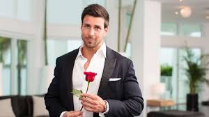 Januar will leonard freier unter 22 frauen seine große liebe finden. Und Die Letzte Rose Geht An Caona Bachelor Leonard Freier Sagt Ja Zur Ex Stars