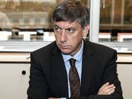 De la wikipedia, enciclopedia liberă. Minister Jan Jambon Doet Vreselijke Ontdekking Over Dolle Schutter In Luik Showbizz 24