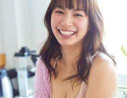 カイジ ヒロイン抜擢 関水渚が大胆美谷間 美脚で大人びたムード マイナビニュース カイジ 女優 美