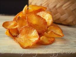 Camilan ini disukai oleh banyak orang karena rasanya yang gurih dan renyah. Keripik Singkong Pedas Snacks Yummy Food Food