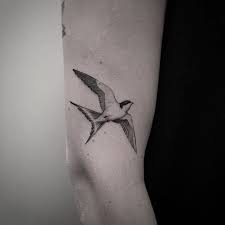 Swallow Bird Tattoo On Hand Meaning Balazsbercsenyi On Instagram Tiny Swallow Carinamariechloe Swallow Tattoo Tattoos Black And Grey Tattoos