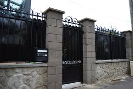 Portillon Et Cloture En Fer Forge Pour Proteger Votre Propriete Volutes En Fer Plein Galvanis Amenagement Terrasse Exterieur Cloture Fer Forge Cloture Maison