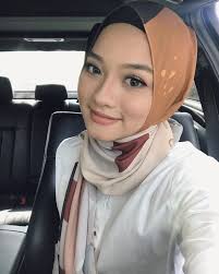 Menurut ayah hawa, profesor datuk dr ahmad redzuan abd rahman, fizo omar menghubunginya. Hawa Rizwana Ahmad Redzuan Ahmad Redzuan Abdul Rahman Dituduh Guna Kabel Dalam Untuk Jadi Pembaca Berita Tv3 Research The Abdul Rahman Family Kamc Ewa