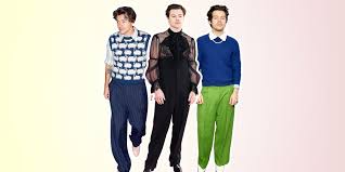 Depending on your whole style you can find boots from various materials if you wanna create casual looks with trousers then take a printed shirt, monochrome mini coat, scarf, straight black trousers and suede or leather. 25 Most Stylish Harry Styles Outfits Harry Styles Best Looks