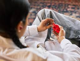 The new beats studio buds are available for a retail price of $149.99, and considering everything the earbuds bring to the table, that's an excellent price. Vux Mkwknktaxm