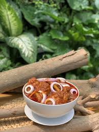 Kemudian, rebus air, masukkan mie basah ke dalamnya, masak sekitar 3 menit, setelah itu angkat dan tiriskan. Azmi Masak Lauk Kegemaran Ibunya Ayam Masak Merah