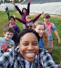 Belmont Day Magazine: Giving Forward and Giving Back by Belmont Day School 