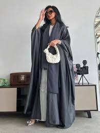 عبايات ملونه 