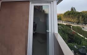 Puertas de aluminio modernas para exterior. Puerta De Exterior De Pvc O Aluminio Cual Es Mejor