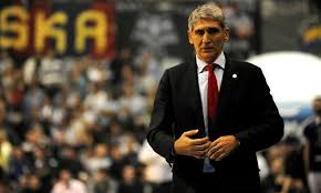 Ο γιαννάκης ζητάει από το πλήθος να φωνάξει. Panagiwths Giannakhs Gia Proedros Ths Eok Fosonline