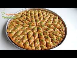 Yuvarlak Tepside Baklava Yapanlarin En Cok Yapmak Istedikleri Sekil Sanirim Yildiz Baklava Seklidir Veya Benim En Cok Begendigim Sek Yemek Tarifleri Yemek Gida