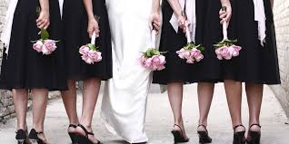 Cette robe unique est un choix parfait pour une occasion spéciale ou un cocktail. Peut On S Habiller En Noir Pour Un Mariage Marie Claire