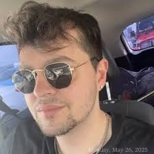 Hello everyone! 🏠 I'm seeking a single room accommodation in Phoenix, AZ,  preferably near the American Express office (18850 N, 56th St). I'll be  needing a place starting from mid-August. If anyone