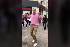 A very friendly environment, also in the evening and at night. Videos Fete De La Musique Patrick Balkany Se Lache Dans Les Rues De Levallois Perret Actu Hauts De Seine
