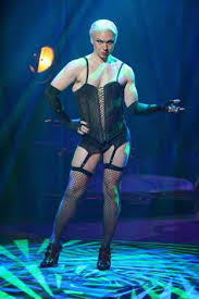 Jul 16, 2019 · the rocky horror picture show was released over 40 years ago but is now as popular as ever before.the film follows brad majors (barry bostwick) and janet weiss (susan sarandon) as they go on a road trip after getting engaged and get stranded at dr. Richard O Brien S Rocky Horror Show Admiralspalast Berlin De