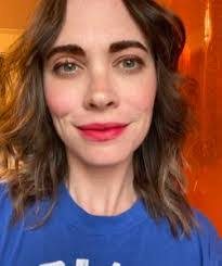 Zoe Taylor's Instagram, Twitter & Facebook