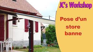 Il faut cependant être deux compte tenu du poids et de l'emplacement en hauteur. Comment Poser Un Store Banne Facilement 90 Youtube