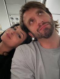 Today my wife and I celebrate 9 years of marriage. Happy Anniversary  @difalconi 💙