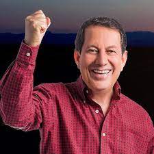 Ele também tem programas como show da fé, exibido em emissoras. Missionario R R Soares Rrsoares Twitter