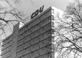 Bald schon wurde in der öffentlichkeit der wunsch geäußert, adenauers privathaus als erinnerungsstätte zu erhalten. Konrad Adenauer Stiftung Geschichte Der Cdu Bundespartei