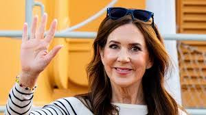 Mary Norway's Instagram, Twitter & Facebook