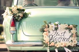 Scopri ricette, idee per la casa, consigli di stile e altre idee da provare. Fototapeten Beautiful Wedding Car With Plate Just Married Fotos4art De