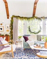 Ideas to decorate windows for christmas with wreaths. 20 Easy Diy Christmas Window Decorations Best Holiday Window Ideas