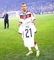 Marco Reus Via Twitter Congratulation To The Whole Team Your Dream Has Come True And Thanks To My Bro For Your Gesture Dfb Team Dfb Und Weltmeister 2014