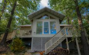 Tall ceilings and a spacious layout create a warm and inviting atmosphere, and cowboy. Twin Peaks 2 Br Luxury Lakeview Cabin Cabins For Rent In Eureka Springs Arkansas United States