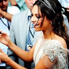 Sie hat einen älteren bruder, der als biochemiker arbeitet. Mila Kunis Daily Auf Twitter September 2019 Milakunis Ashtonkutcher Love Disneyland Https T Co Eealwifsep Twitter