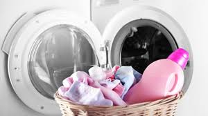 Cara mencuci yang benar bisa mencegah warna baju cepat pudar. Kesalahan Yang Paling Sering Dilakukan Orang Tua Saat Mencuci Baju Bayi Kumparan Com