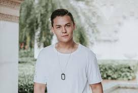Nonton streaming download subtitle indonesia sinopsis abang long fadil (2014) 21cineplex, bioskop 21, bioskop online, bioskop168 klik tombol di bawah ini untuk pergi ke halaman website download film abang long fadil (2014). Actor Mas Khan Fined Rm17k For Stealing Producer A Aida S Cryptocurrency The Star