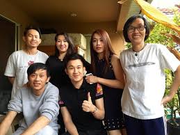Tiểu sử, gia đình, vợ con mời các bạn đón đọc các bài viết về danh hài hoài linh và chia sẻ thông tin danh hài hoài linh. Bá»©c áº£nh CÅ© Hiáº¿m Hoi Vá» Gia Ä'inh Nghá»‡ SÄ© Hoai Linh Tin Tá»©c