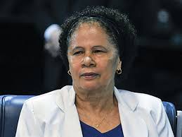 SENADORA REGINA SOUSA APELA A ELMANO E CIRO POR VOTOS CONTRÁRIOS AO  IMPEDIMENTO DE DILMA