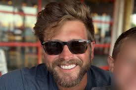 Former Pro Baseball Player Drowns After Jumping in Water to Save Swimmers  Caught in Current