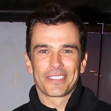 Nuevo Rico Nuevo Pobre