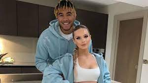 Ia selalu berusaha menyempatkan diri untuk menyaksikan langsung aksi christensen dari tribun penonton. Andreas Christensen Girlfriend Katrine Friis