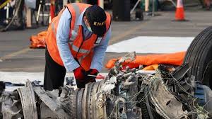 Lion air mengungkapkan pesawat yang jatuh buatan tahun 2018 dan baru dioperasikan lion air pada 15 agustus 2018. 29 Oktober 2018 Pesawat Lion Air Jatuh Di Perairan Kerawang 189 Penumpang Termasuk 2 Bayi Tewas Tribun Manado