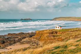 With gorgeous fine soft white sand washed by a sea that turns turquoise in the sun and high cliffs on both sides providing shelter, it is a true natural beauty. 12 Amazing Things To See In Cornwall England Hand Luggage Only Travel Food Photography Blog