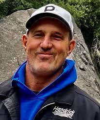 Ari Day's Instagram, Twitter & Facebook