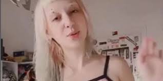 Stella Banderas Griffith rinuncia al cognome della madre