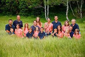Family Shoot Summer Family Photos Big Family Photos Large Family Photo Shoot Ideas