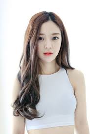 Korean women are smart, gorgeous and of course creative when it comes to hair styling. Top 10 Korean Wavy Hairstyles That Can Never Go Wrong Long Med Long The Beige Thread