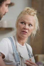 Meghan Markle Compared To Pamela Anderson: Op-Ed