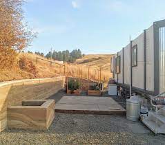 Buildings have man y fa vorable qualitie s. Our Rammed Earth Retaining Wall Minimotives