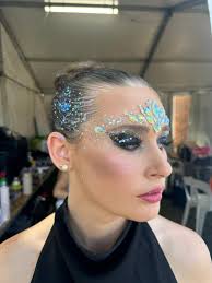 Australian Wearable Art Festival went to the Big Pineapple Festival 🍍  yesterday